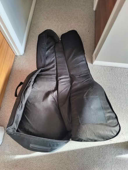 Photo of free Bass guitar case (Marlow SL7) #2