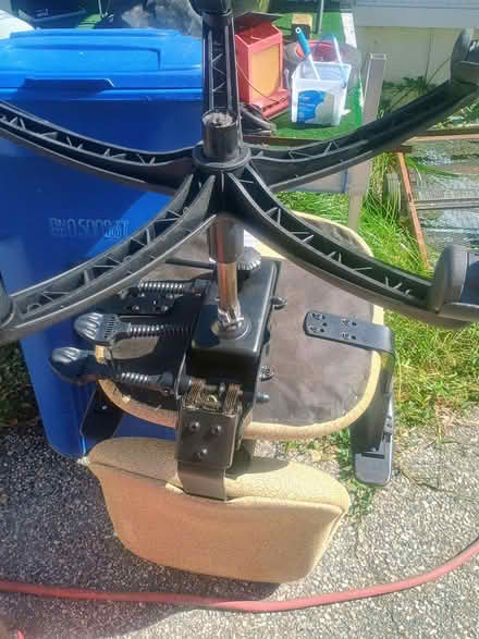 Photo of free Office Chair, 5 wheels and arms (Newport News, Bruton Ave) #4