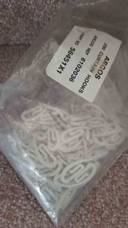 Photo of free Curtain hooks 1 bag new (Byfleet KT14) #1
