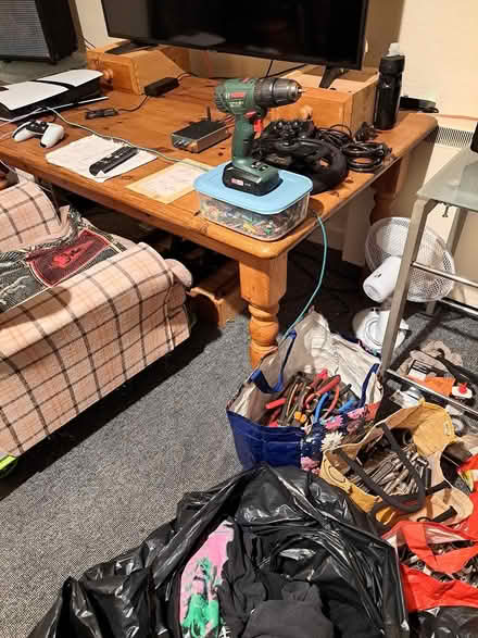 Photo of free Dining table (Pensarn ll22 7rg) #1