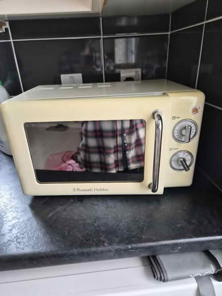 Photo of free Microwave to give away (Newport Pagnell MK16) #1