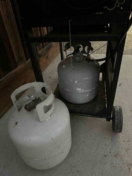 Photo of free 2 mostly empty propane tanks (Mountain View, El Camino Hosp) #1