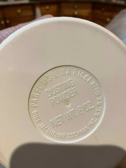 Photo of free Nina Ricci dusting powder (Goffs Oak EN7) #3