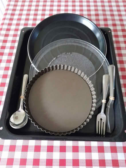 Photo of free Roasting tin (The Grange Estate SG6) #1