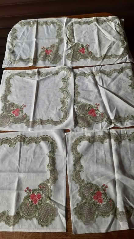 Photo of free Selection of tablecloths, napkins, table fabrics (Byfleet KT14) #2