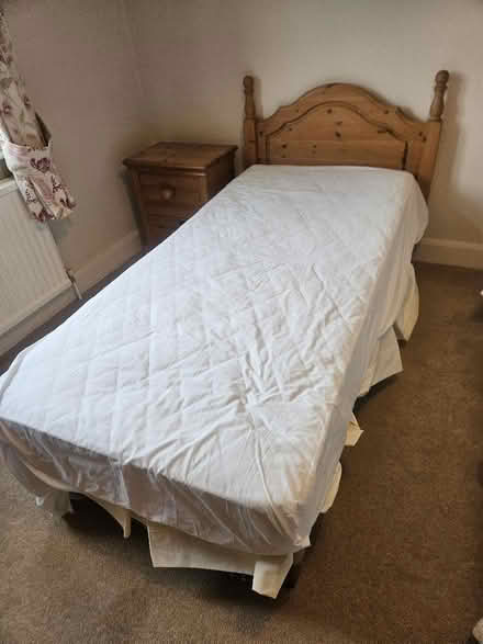 Photo of free Two single beds with mattreses and two matching bedside cabi (East Sheen SW14) #1