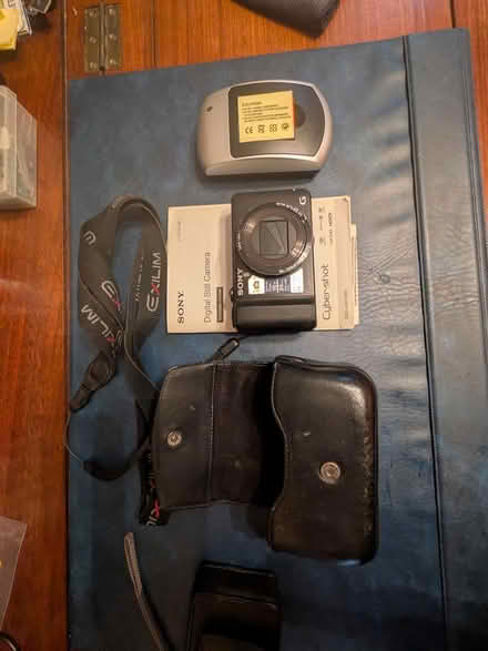 Photo of free Sony digital camera (Cowley Oxford OX4) #1