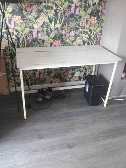 Photo of free Desk (PE39NG) #1