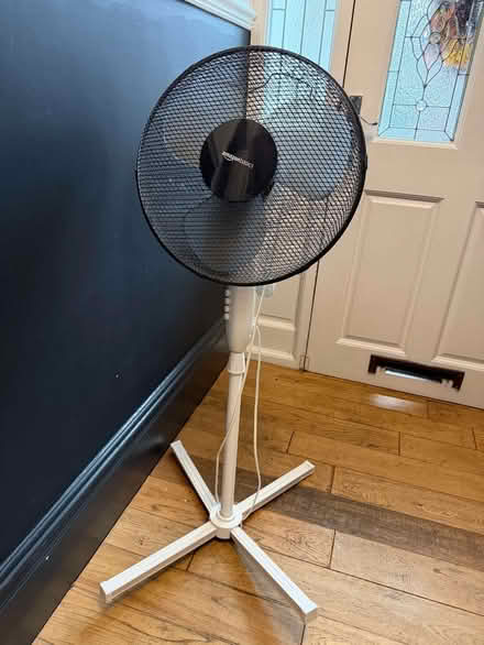 Photo of free 3-Speed Oscillating Floor Fan w/ Tiltable Head (Broken Base) (Sale M33) #1