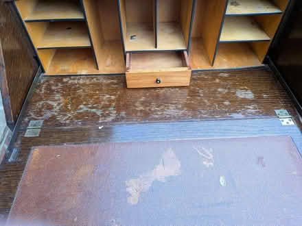 Photo of free Old style bureau (Purley SM6) #1