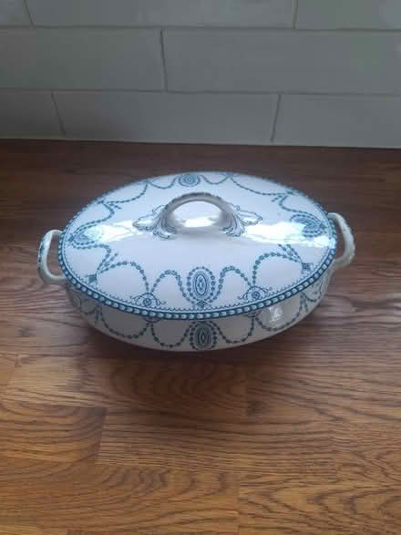 Photo of free Vintage serving dish with lid (Havant PO9) #1