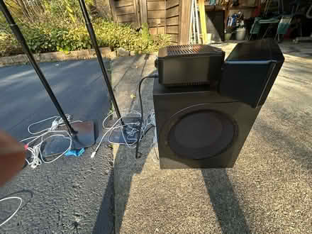 Photo of free Surround sound speaker system (43230) #2