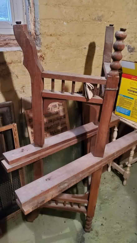 Photo of free EastLake Table (Mt.Pleasant and Eglinton area) #4