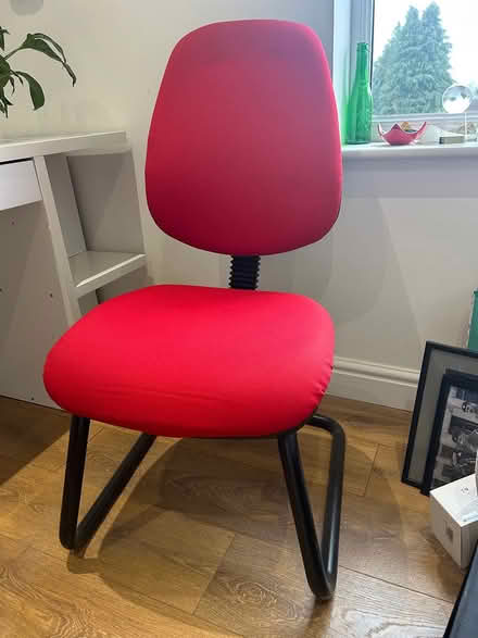 Photo of free Red Office Chair (DE6 Ashbourne) #1