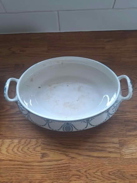 Photo of free Vintage serving dish with lid (Havant PO9) #2