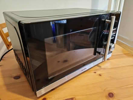 Photo of free Small microwave (Newtown RG1) #1