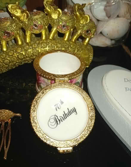 Photo of free Ornaments/decor etc (Dursley GL11) #4
