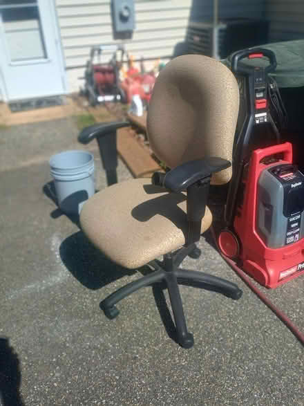 Photo of free Office Chair, 5 wheels and arms (Newport News, Bruton Ave) #1