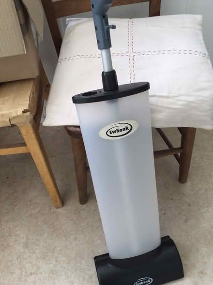 Photo of free Carpetshampooer (Littlemore Elmtree close OX4) #1