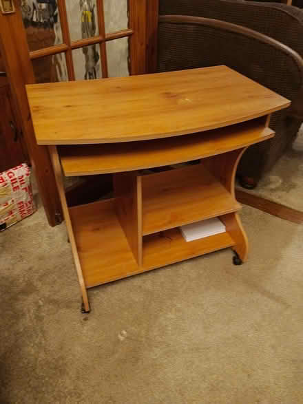 Photo of free good computer desk (Camblesforth, Selby) #1