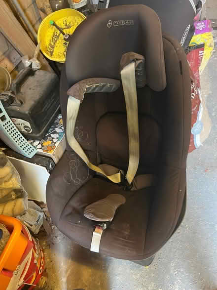 Photo of free Isofix car seat (Hale End E4) #3