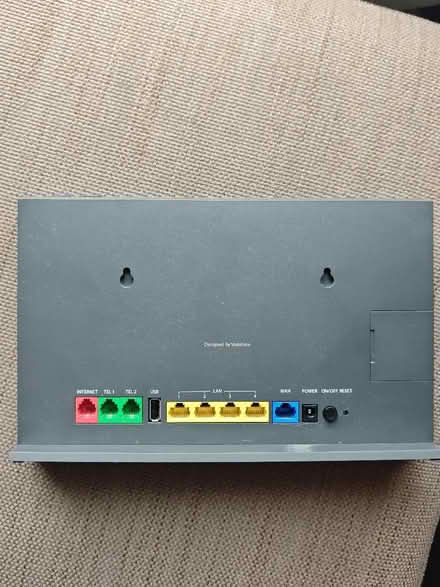 Photo of free Vodafone Wi-Fi Router Hub, model THG3000 (Pollokshaws G43) #2