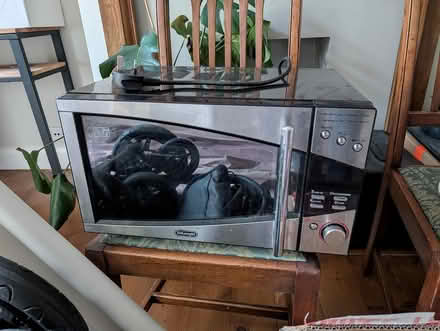 Photo of free Delonghi microwave (Hackbridge) #1