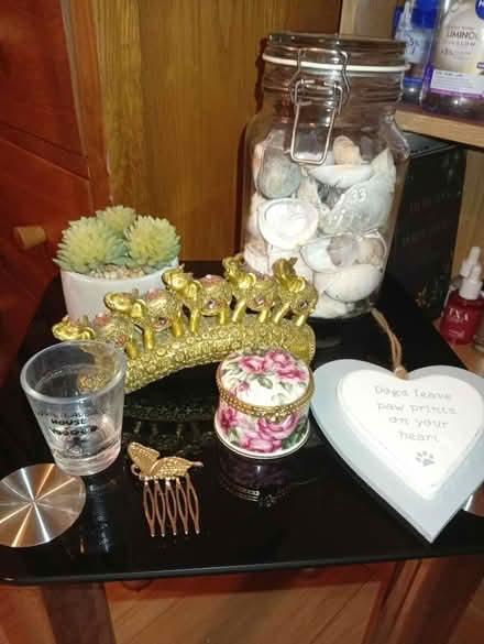 Photo of free Ornaments/decor etc (Dursley GL11) #1