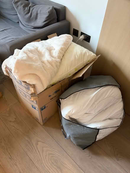 Photo of free bedding and large blanket (Tooley Street SE1) #1