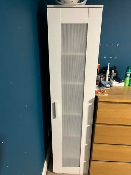 Photo of free chest of drawers and small wardrobe (SE25 South Norwood) #4