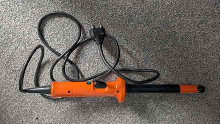 Photo of free hair tongs (Tring Wharf HP23) #1