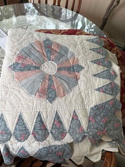 Photo of free Twin and queen size bedding (Totowa NJ near Pal Park.) #1