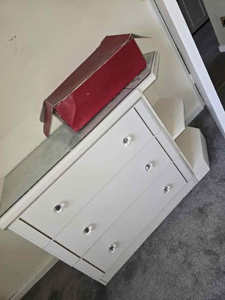 Photo of free Chest of drawers (Elmers End BR3) #1