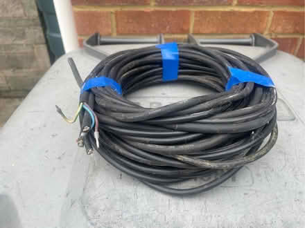 Photo of free Electrical cable (Pinkneys Green SL6) #1
