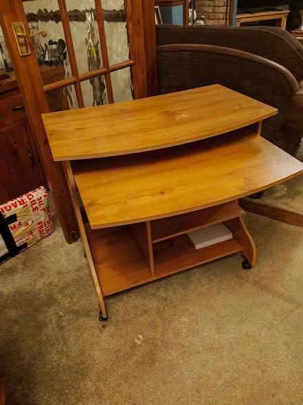 Photo of free good computer desk (Camblesforth, Selby) #2