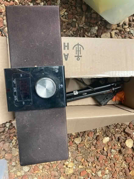 Photo of free Logitech music player for iPod (Foothill Boulevard Cupertino) #1