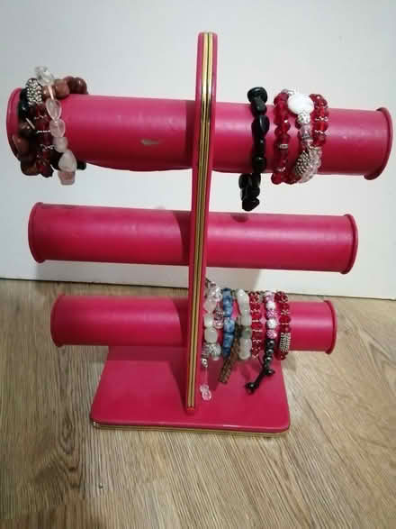 Photo of free Bracelet and stand (Ell4lr) #2
