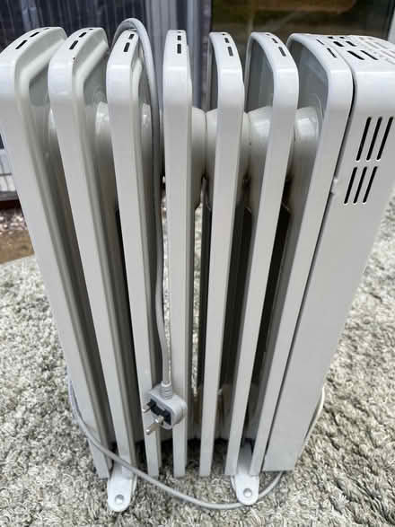 Photo of free DeLonghi Oil-filled radiator (Kenilworth CV8) #3