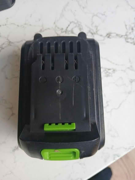 Photo of free Mylek 20v battery and charger (Hampton hill TW12) #4