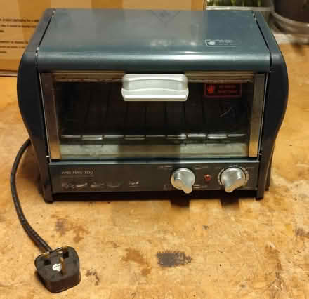 Photo of free Hinari compact tabletop oven (Manchester M19) #1