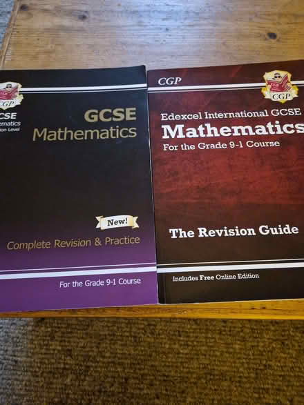 Photo of free GCSE Maths revision books (Kew TW9) #1