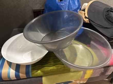 Photo of free Plastic mixing bowls (Bayswater W2) #1