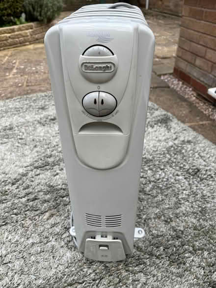 Photo of free DeLonghi Oil-filled radiator (Kenilworth CV8) #1