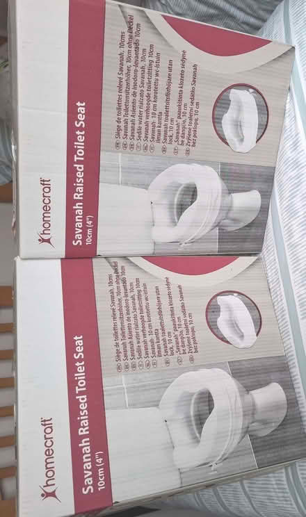 Photo of free 4" raised toilet seat (Chesham HP5) #1