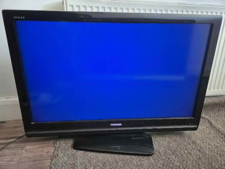 Photo of free 37" Toshiba TV (Hanworth TW13) #2