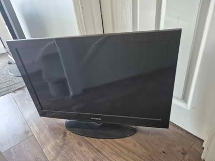 Photo of free 32" Samsung TV (Hanworth TW13) #1