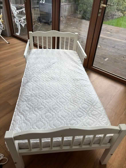 Photo of free Starter Bed (North Kingston nr Ham Parade) #2