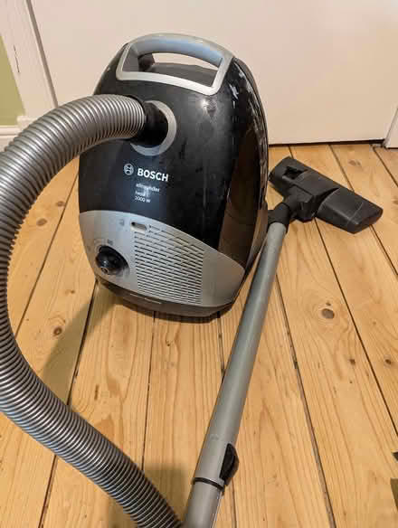 Photo of free Vacuum cleaner (Pollokshields G41) #1