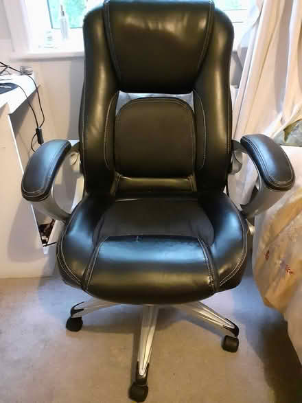 Photo of free Comfy office chair (GU12 6AD Near Ash Dover Cars) #1