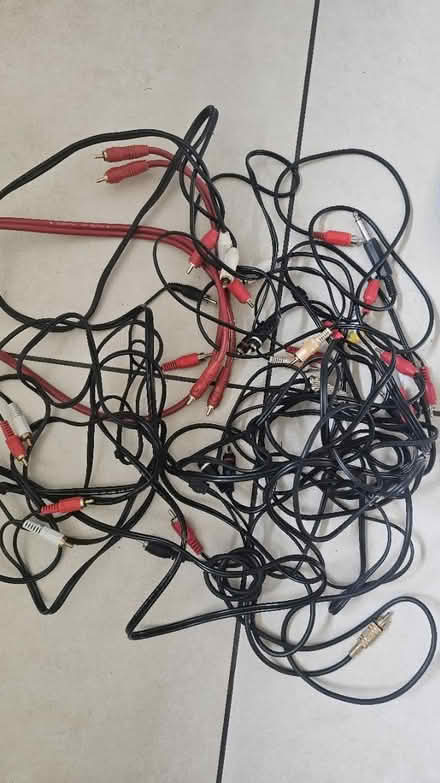 Photo of free Cables - tv, monitor, music, mic (dellfield AL1) #3